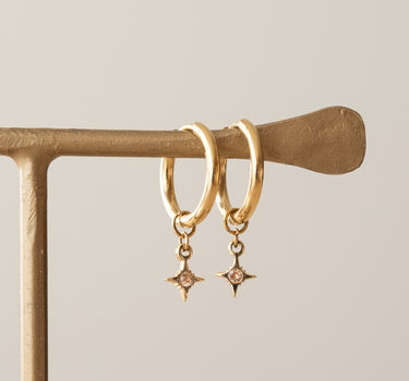 TILTIL Set van 2 Lucky Star Zircon Earrings Wit Goud - Things I Like Things I Love