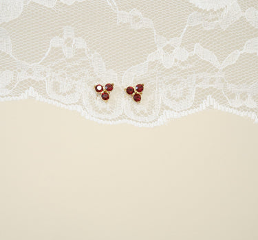 TILTIL Set van 2 Oorbellen Zircon Stud Goud Bordeaux - Things I Like Things I Love