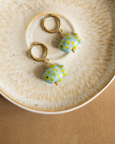 TILTIL Single Hoop Goldplated Fishy Bead - Things I Like Things I Love
