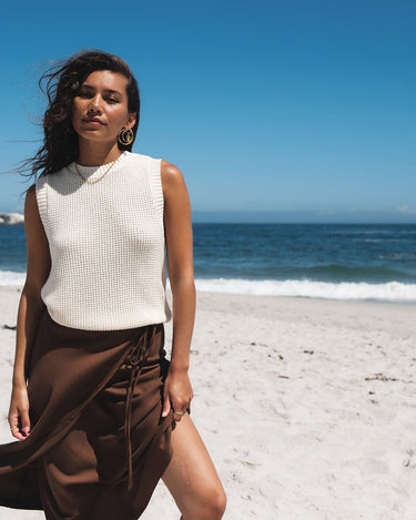 TILTIL Soesja Open Back Top Beige - Things I Like Things I Love