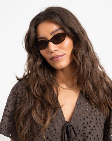 TILTIL Sunglasses Aurelie Brown - Things I Like Things I Love