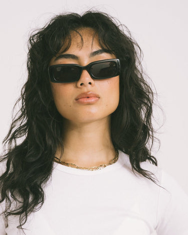 TILTIL Sunglasses Djaymie Black - Things I Like Things I Love