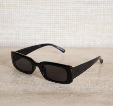 TILTIL Sunglasses Djaymie Black - Things I Like Things I Love