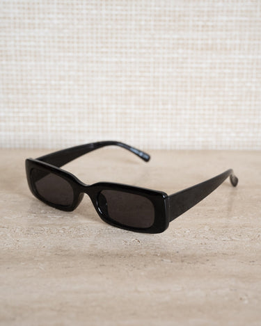 TILTIL Sunglasses Djaymie Black - Things I Like Things I Love