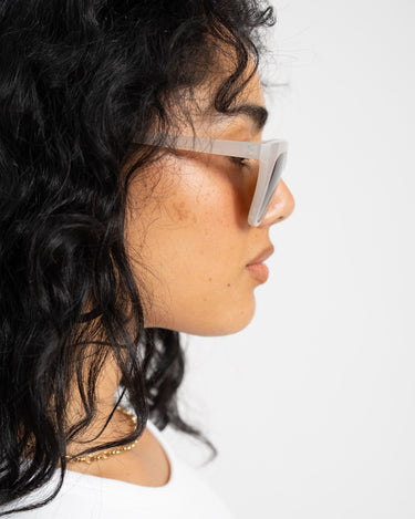 TILTIL Sunglasses Kim Beige - Things I Like Things I Love