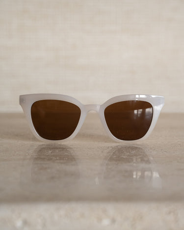 TILTIL Sunglasses Kim Beige - Things I Like Things I Love
