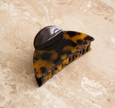 TILTIL Tove Two Toned Claw Clip Cognac - Things I Like Things I Love