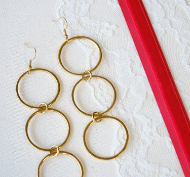 TILTIL Set aus 2 Open Circle Statement-Ohrringen Gold