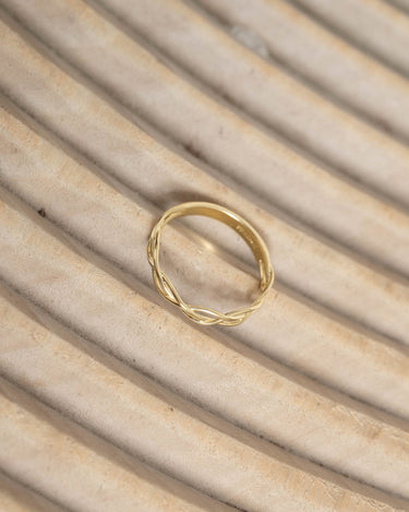 Twisted Elegant Ring Gold - Things I Like Things I Love