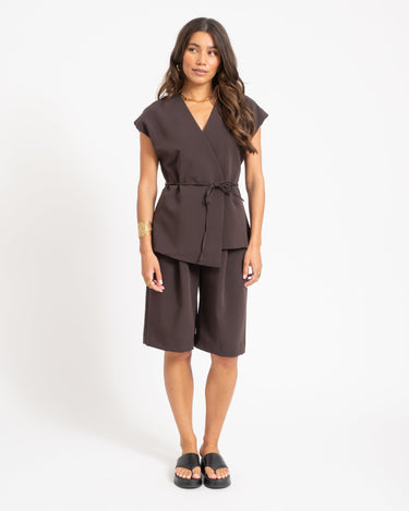 Vannah Knee Shorts Bruin - Things I Like Things I Love