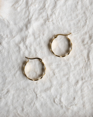 TILTIL Single Hoop Goldplated Shell - Things I Like Things I Love